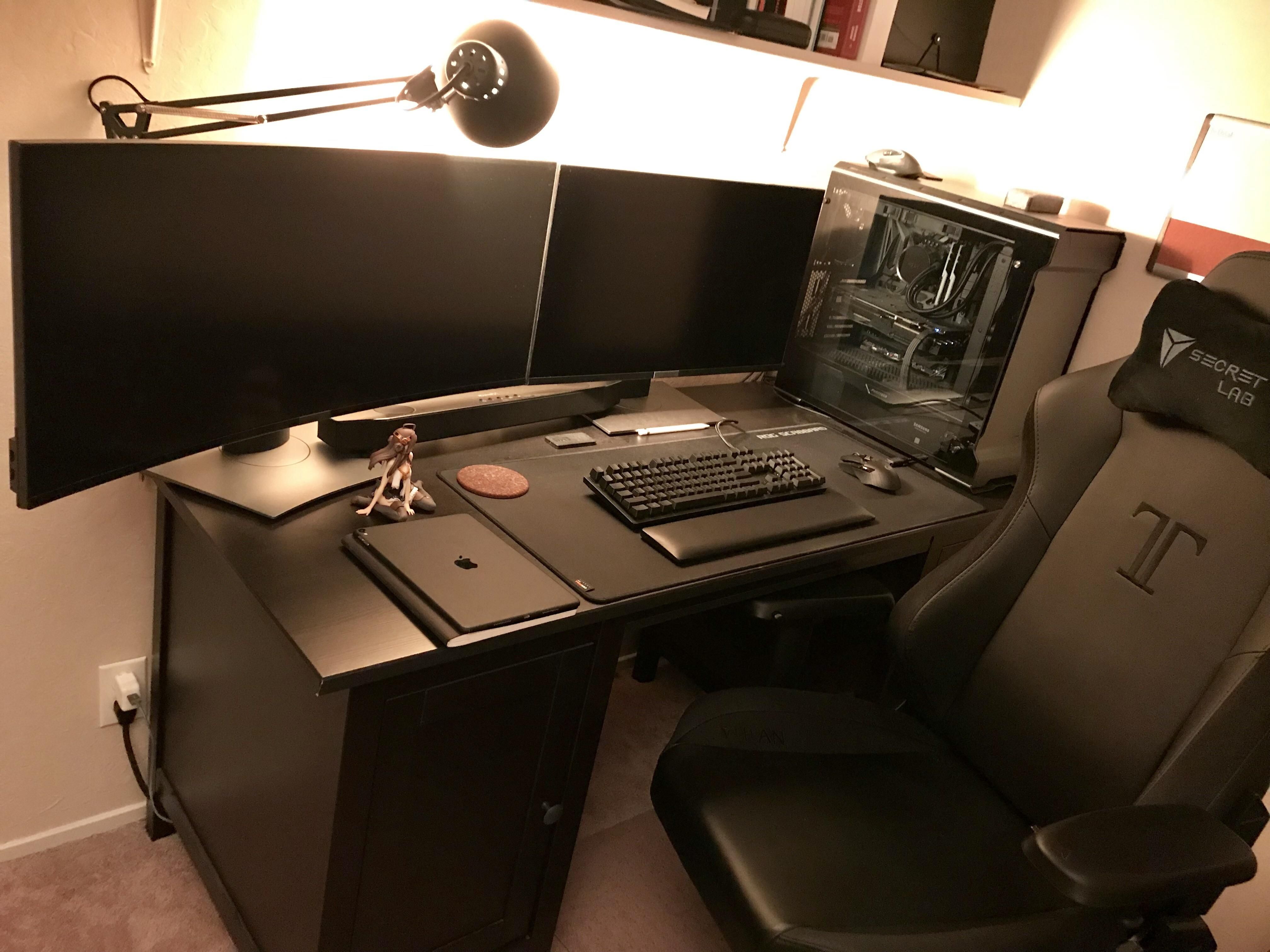 Featured image of post Aesthetic Gaming Setup Black